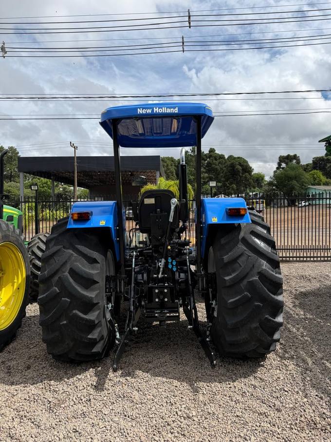 New Holland 7630 usado à venda na Trattore
