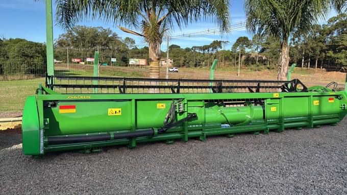 Plataforma John Deere Série 625 usado à venda na Trattore
