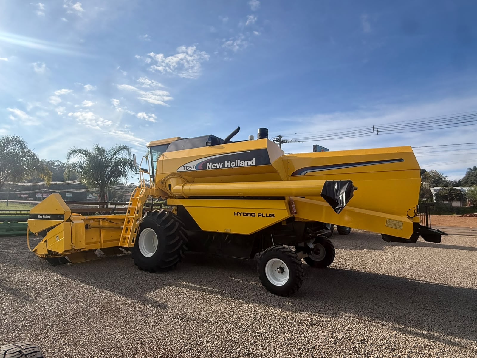 Colheitadeira New Holland TC57